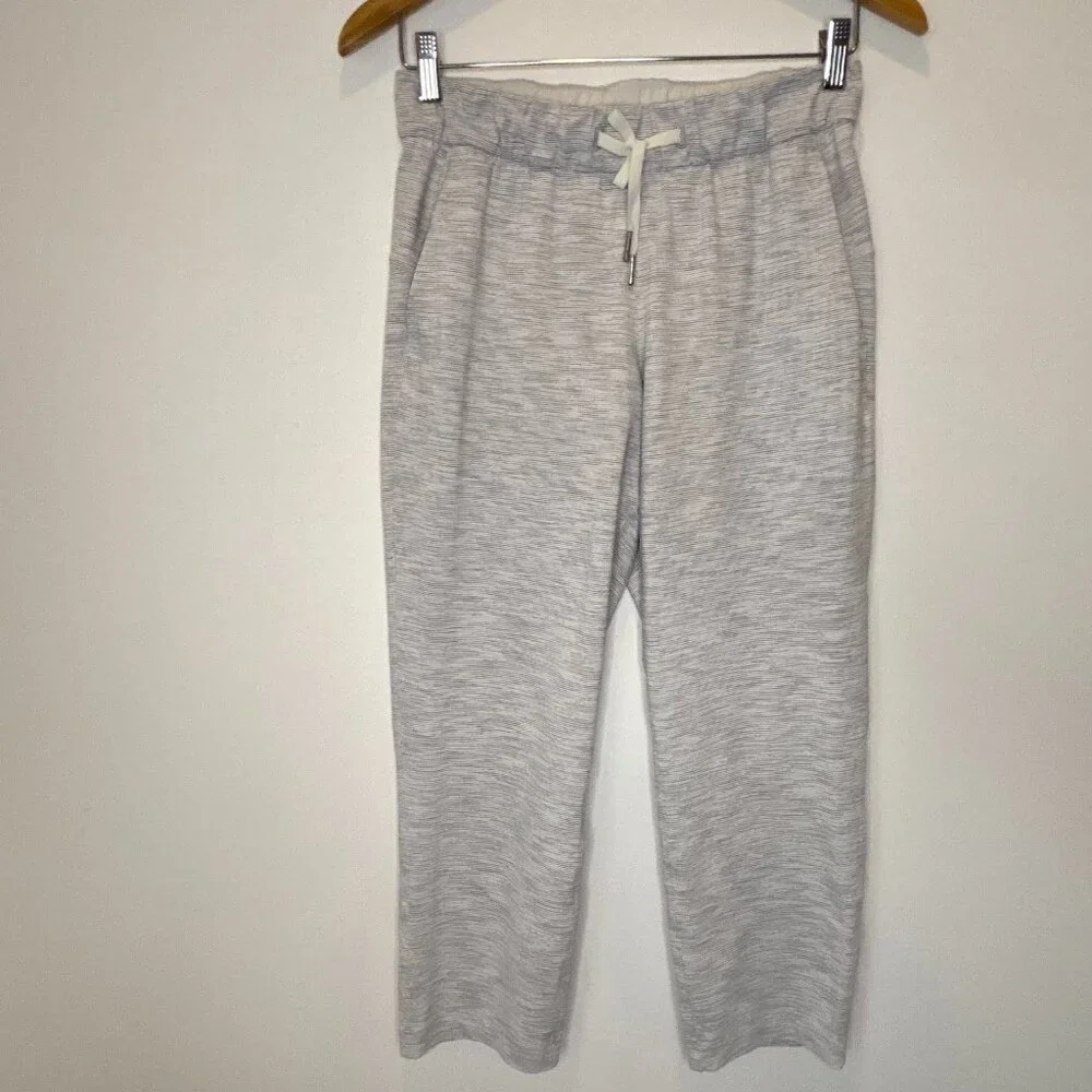 Lululemon On the Fly Striped Cropped Pull On Pants Size 4 in Ice Gray